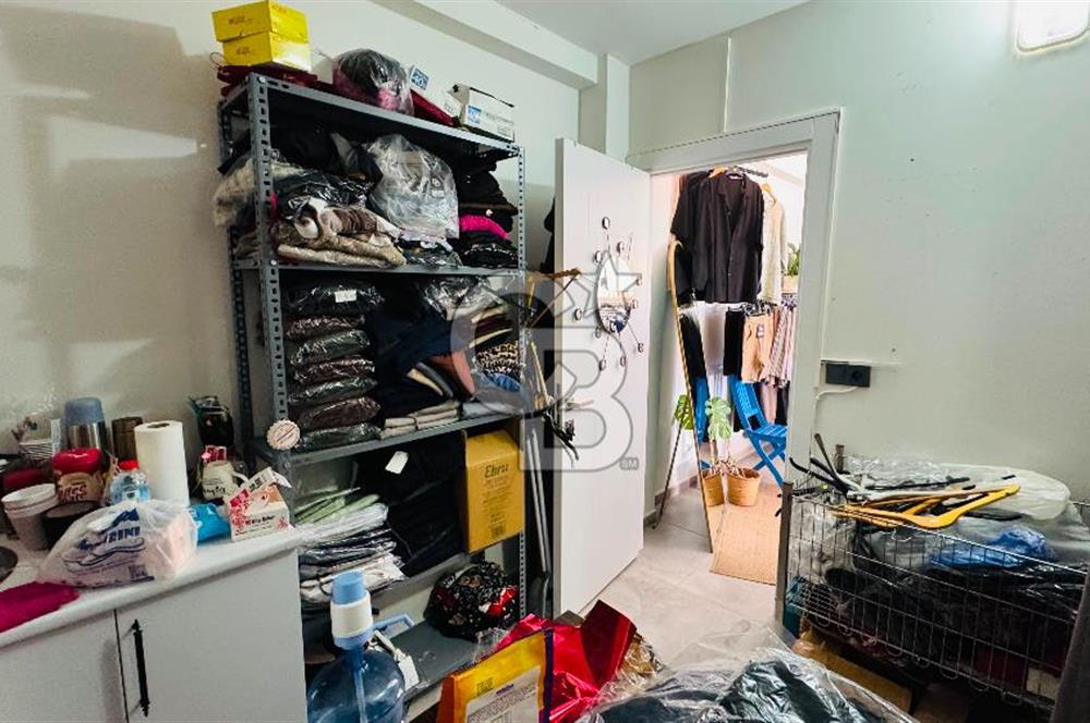 Foça Bağarası Ana Cadde Üzerinde Devren Kiralık Dükkan Mağaza