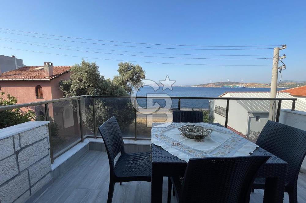 Yenifoça Donatkent Mevkiinde Satılık 3+2 Havuzlu Tripleks Villa