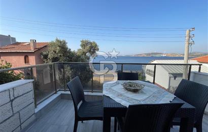 Yenifoça Donatkent Mevkiinde Satılık 3+2 Havuzlu Tripleks Villa
