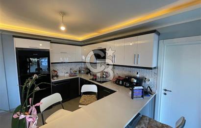 Yenifoça Donatkent Mevkiinde Satılık 3+2 Havuzlu Tripleks Villa