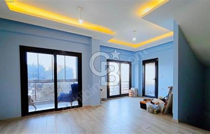 Yenifoça Donatkent Mevkiinde Satılık 3+2 Havuzlu Tripleks Villa
