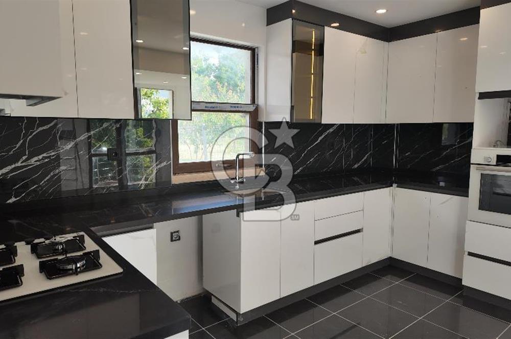 İŞBAŞARAN VİLLALARINDA KAPALI GARAJ VE HAVUZLU MODERN 6+1 VİLLA