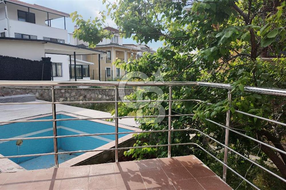 İŞBAŞARAN VİLLALARINDA KAPALI GARAJ VE HAVUZLU MODERN 6+1 VİLLA