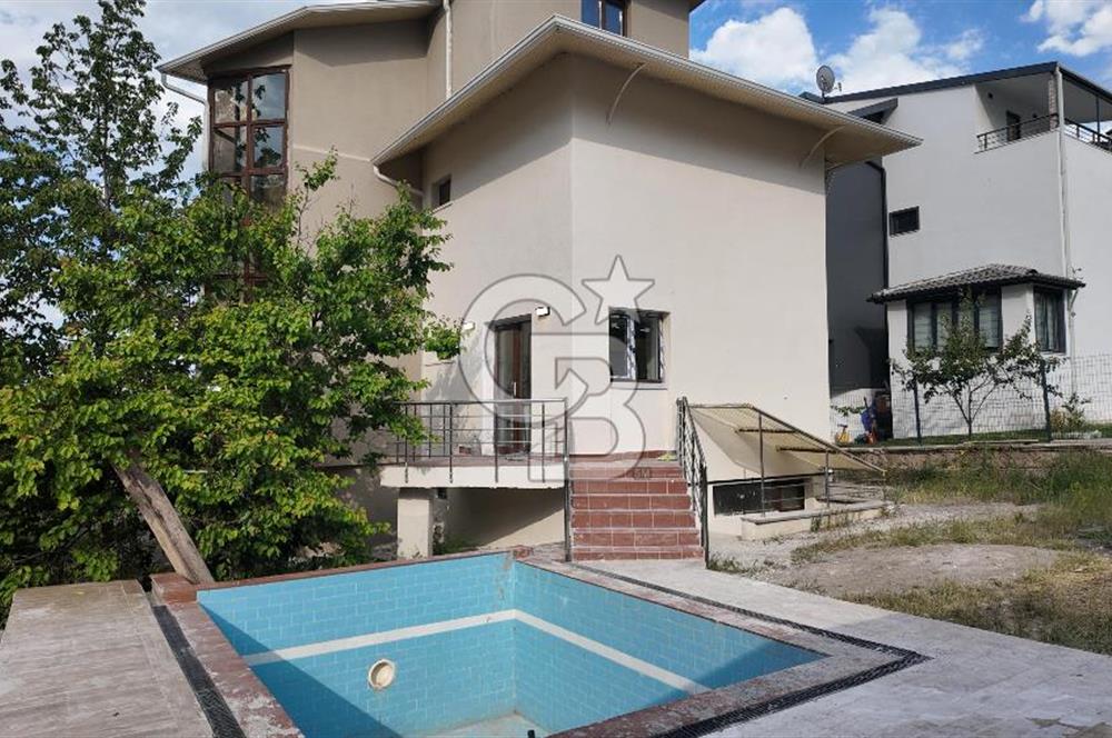 İŞBAŞARAN VİLLALARINDA KAPALI GARAJ VE HAVUZLU MODERN 6+1 VİLLA