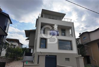 İŞBAŞARAN VİLLALARINDA KAPALI GARAJ VE HAVUZLU MODERN 6+1 VİLLA - 1 - 359023
