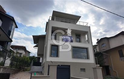 İŞBAŞARAN VİLLALARINDA KAPALI GARAJ VE HAVUZLU MODERN 6+1 VİLLA