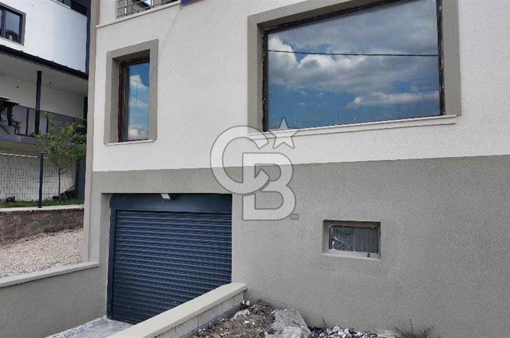 İŞBAŞARAN VİLLALARINDA KAPALI GARAJ VE HAVUZLU MODERN 6+1 VİLLA