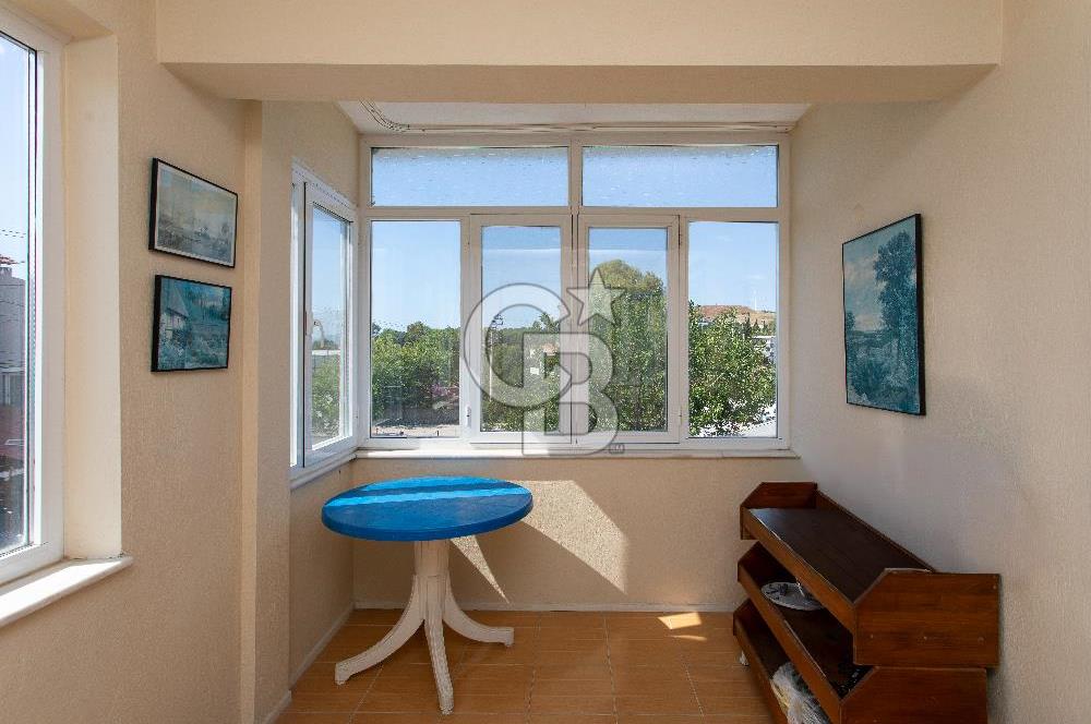Yenifoça Cumhuriyet Mah. Satılık 3+1 Teraslı Villa