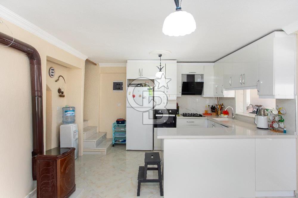 Yenifoça Cumhuriyet Mah. Satılık 3+1 Teraslı Villa