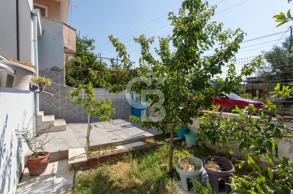 Yenifoça Cumhuriyet Mah. Satılık 3+1 Teraslı Villa