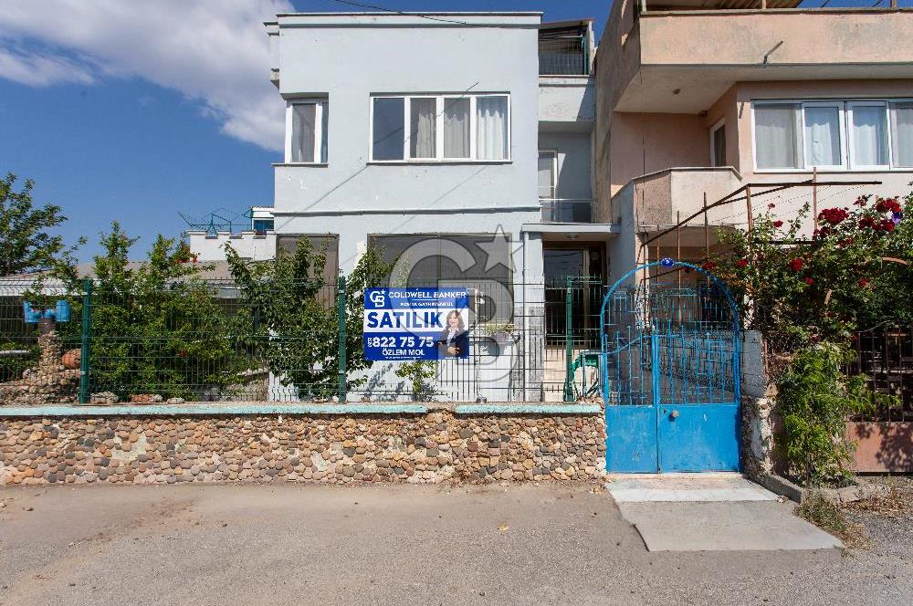 Yenifoça Cumhuriyet Mah. Satılık 3+1 Teraslı Villa