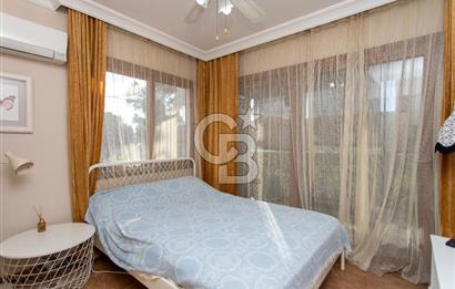 Foça İsmetpaşa'da Satılık Havuzlu Müstakil Villa