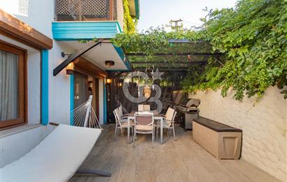 Foça İsmetpaşa'da Satılık Havuzlu Müstakil Villa