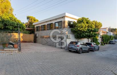 Foça İsmetpaşa'da Satılık Havuzlu Müstakil Villa
