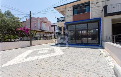 Yenifoça Pazar Yeri'nin En İşlek Caddesinde Otoparklı Dükkan
