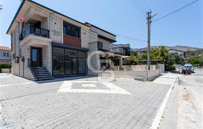 Yenifoça Pazar Yeri'nin En İşlek Caddesinde Otoparklı Dükkan