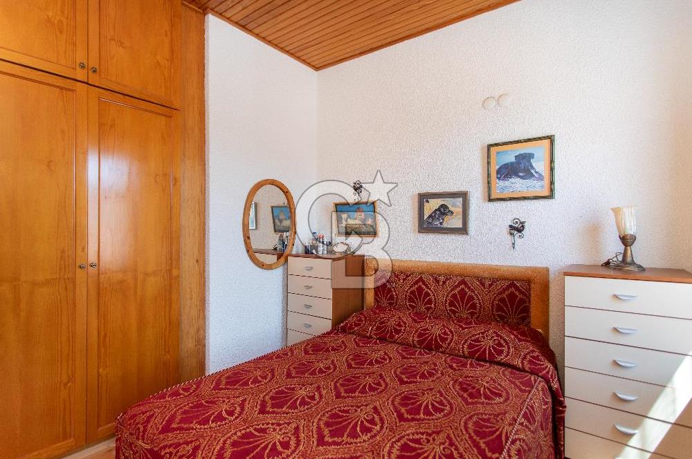 Foça'da Satılık Restorasyonlu Masrafsız Taş Ev