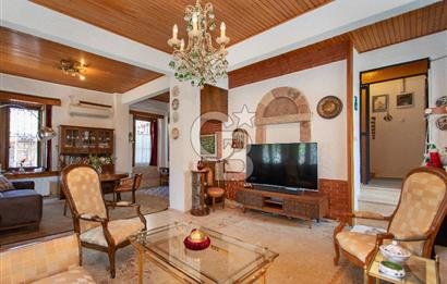 Foça'da Satılık Restorasyonlu Masrafsız Taş Ev