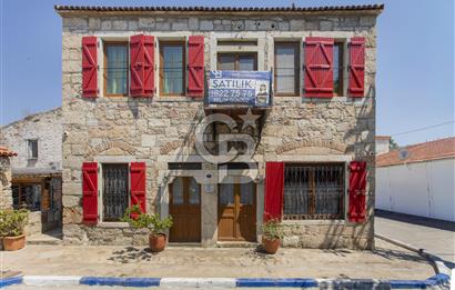 Foça'da Satılık Restorasyonlu Masrafsız Taş Ev