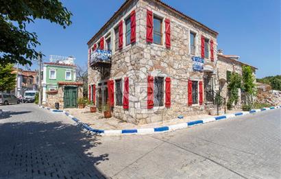 Foça'da Satılık Restorasyonlu Masrafsız Taş Ev