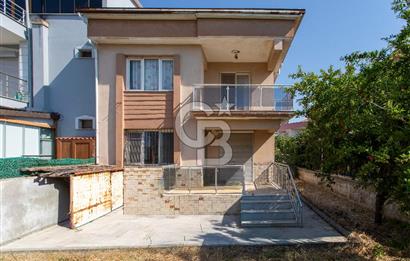 Yenifoça Gencelli'de Deniz Manzaralı Satılık 4+1 Villa