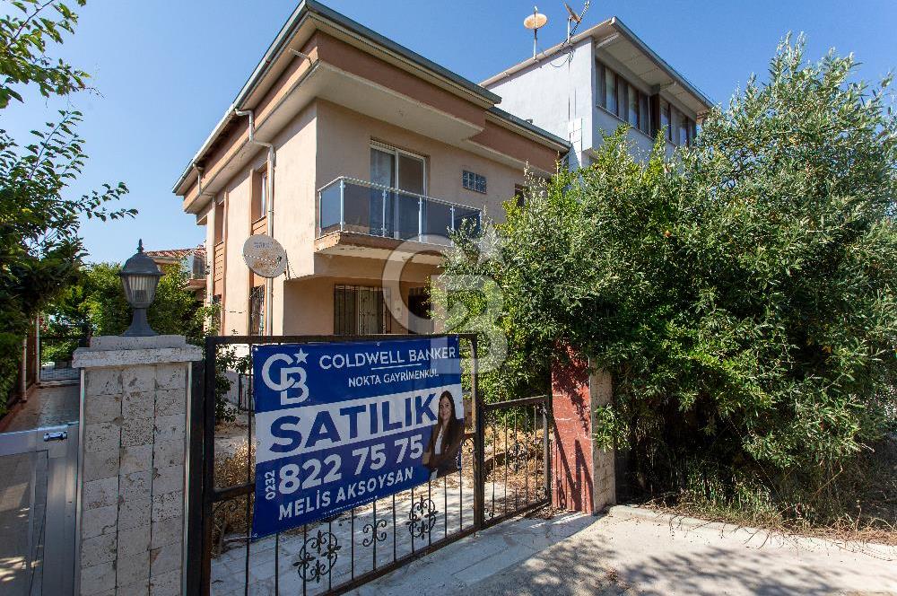 Yenifoça Gencelli'de Deniz Manzaralı Satılık 4+1 Villa