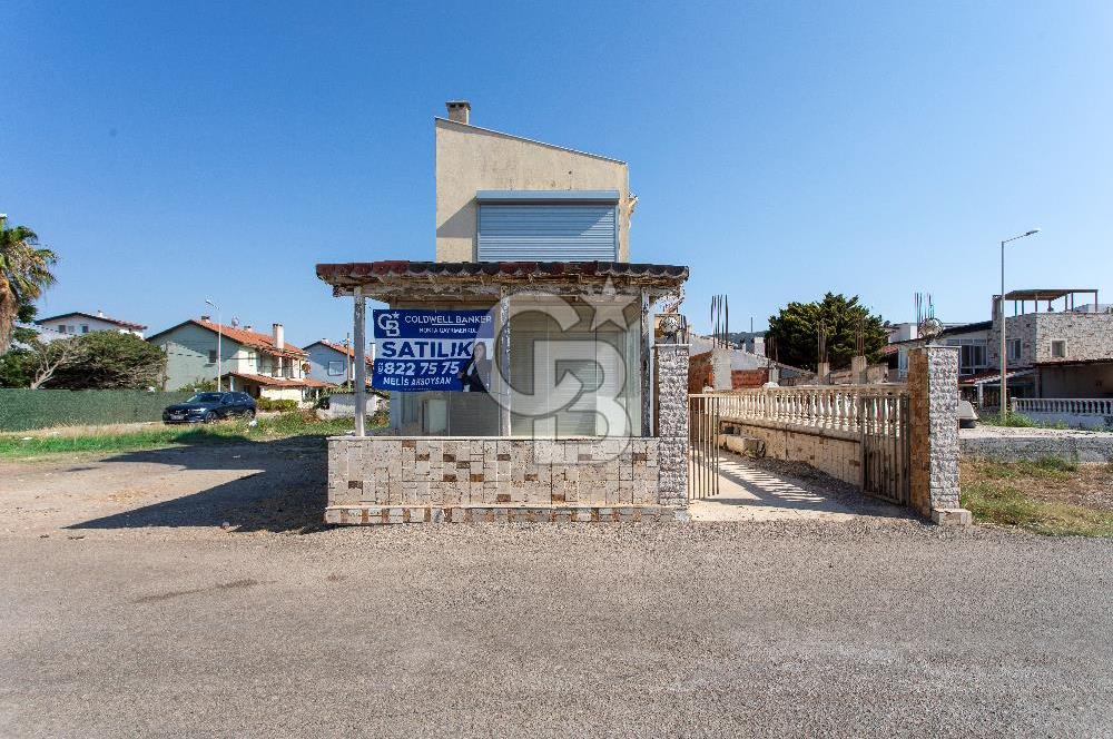 Yenifoça Gencelli'de Denize Sıfır Satılık 2+1 Villa