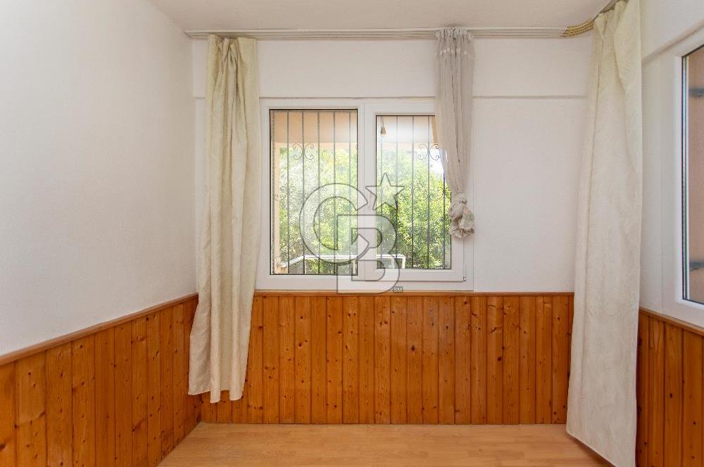 Yenifoça Gencelli'de Deniz Manzaralı Satılık 4+1 Villa