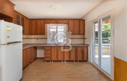 Yenifoça Gencelli'de Deniz Manzaralı Satılık 4+1 Villa