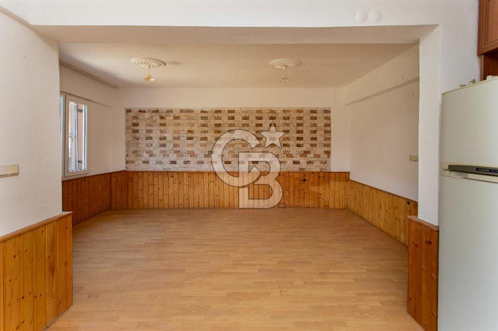 Yenifoça Gencelli'de Deniz Manzaralı Satılık 4+1 Villa