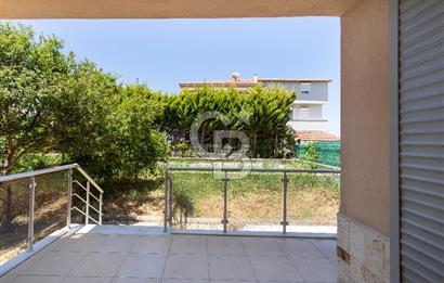 Yenifoça Gencelli'de Deniz Manzaralı Satılık 4+1 Villa
