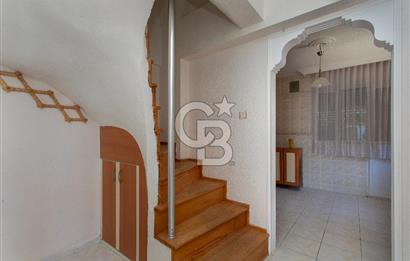 Yenifoça Gencelli'de Denize Sıfır Satılık 2+1 Villa