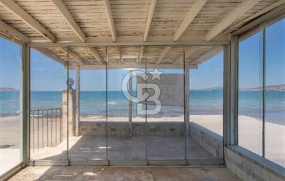Yenifoça Gencelli'de Denize Sıfır Satılık 2+1 Villa