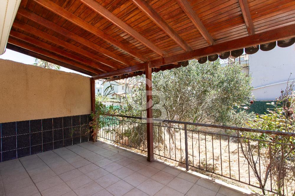Yenifoça Gencelli'de Denize Sıfır Satılık 2+1 Villa