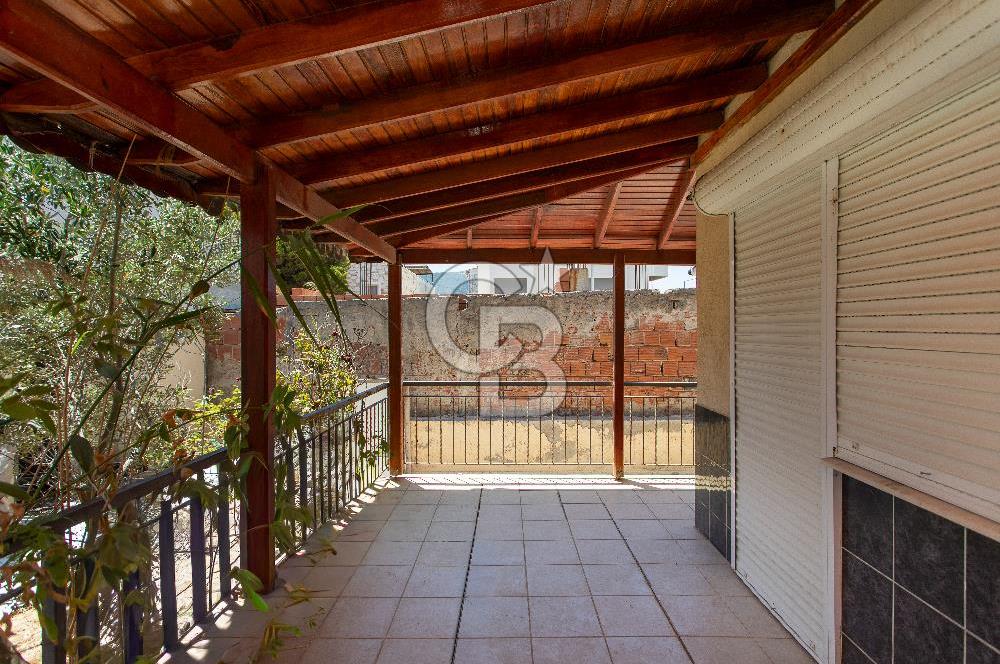 Yenifoça Gencelli'de Denize Sıfır Satılık 2+1 Villa