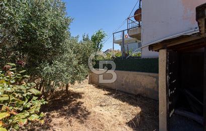 Yenifoça Gencelli'de Denize Sıfır Satılık 2+1 Villa
