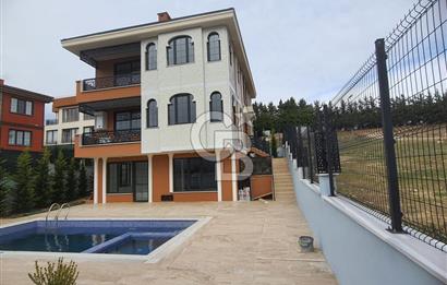 Yalova Termal Akköyde Satılık 5+2 Lüks  Tripleks Villa!