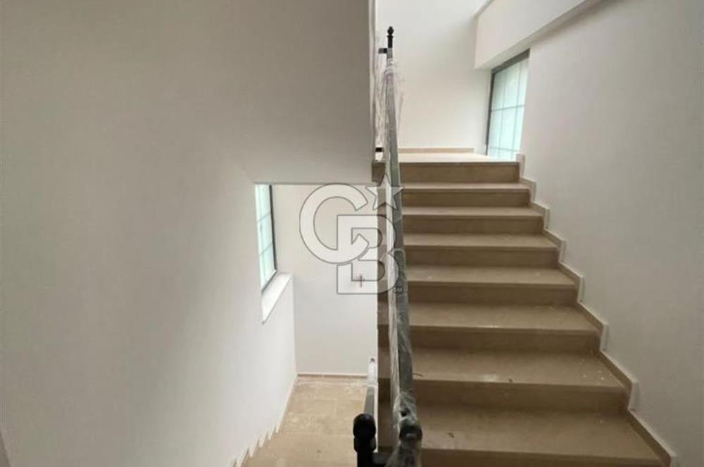 Yalova Termal Akköyde Satılık 5+2 Lüks  Tripleks Villa!