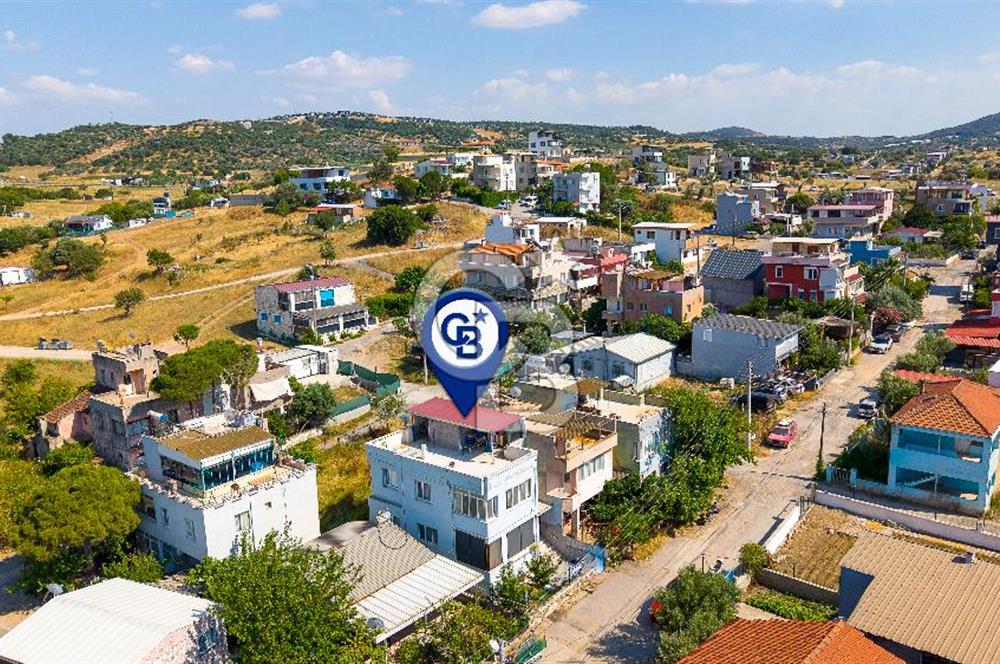 Yenifoça Cumhuriyet Mah. Satılık 3+1 Teraslı Villa