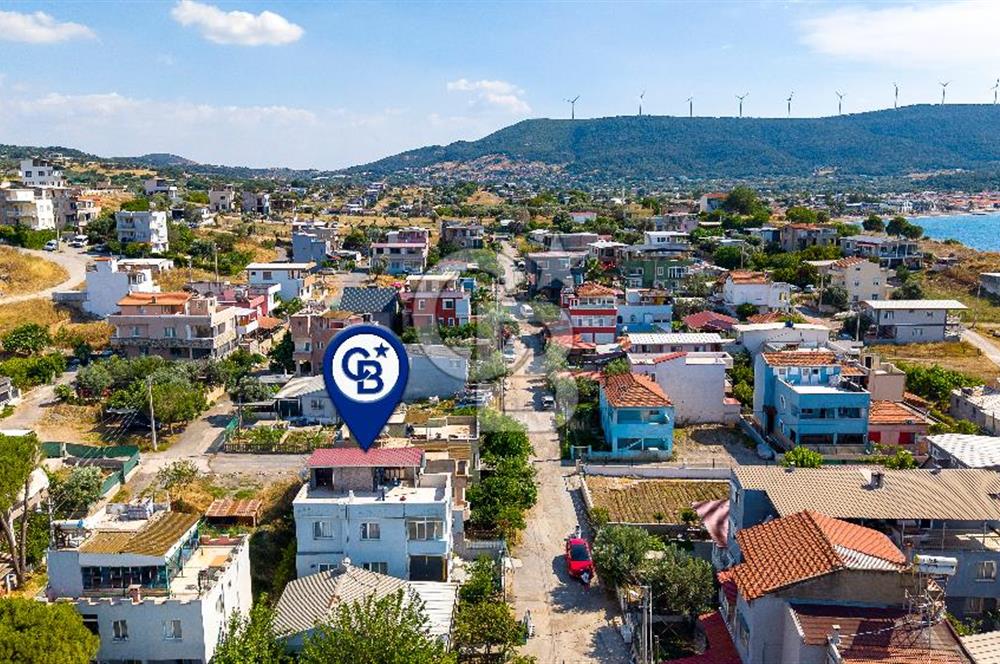 Yenifoça Cumhuriyet Mah. Satılık 3+1 Teraslı Villa