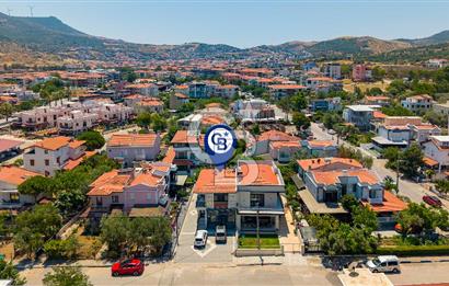 Yenifoça Pazar Yeri'nin En İşlek Caddesinde Otoparklı Dükkan