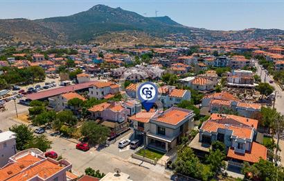 Yenifoça Pazar Yeri'nin En İşlek Caddesinde Otoparklı Dükkan