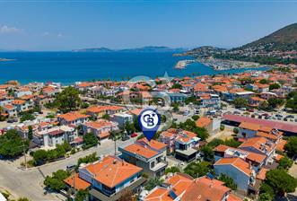 Yenifoça Pazar Yeri'nin En İşlek Caddesinde Otoparklı Dükkan - 1 - 359090