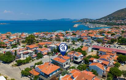 Yenifoça Pazar Yeri'nin En İşlek Caddesinde Otoparklı Dükkan