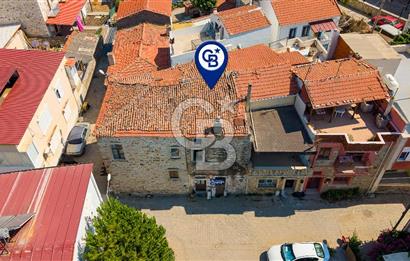Yenifoça Merkezde Satılık Dubleks Müstakil Eski Taş Ev