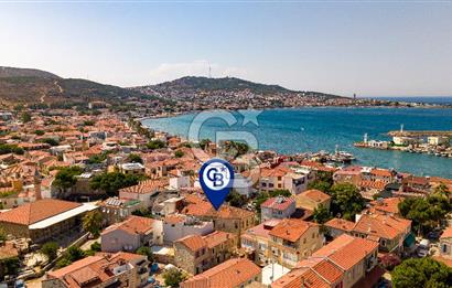 Yenifoça Merkezde Satılık Dubleks Müstakil Eski Taş Ev