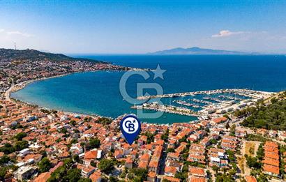 Yenifoça Merkezde Satılık Dubleks Müstakil Eski Taş Ev