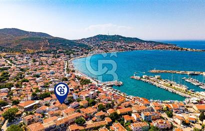 Yenifoça Merkezde Satılık Dubleks Müstakil Eski Taş Ev