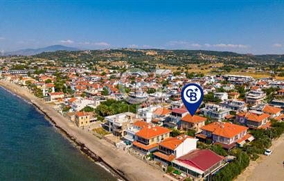 Yenifoça Gencelli'de Deniz Manzaralı Satılık 4+1 Villa