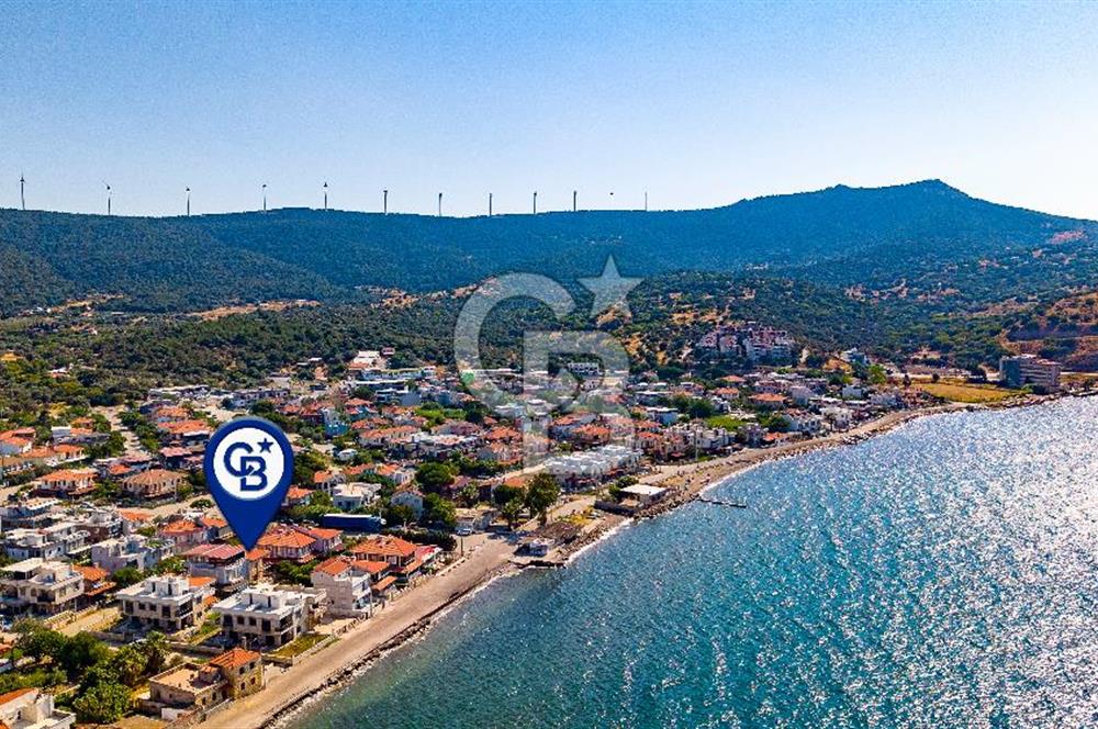 Yenifoça Gencelli'de Deniz Manzaralı Satılık 4+1 Villa